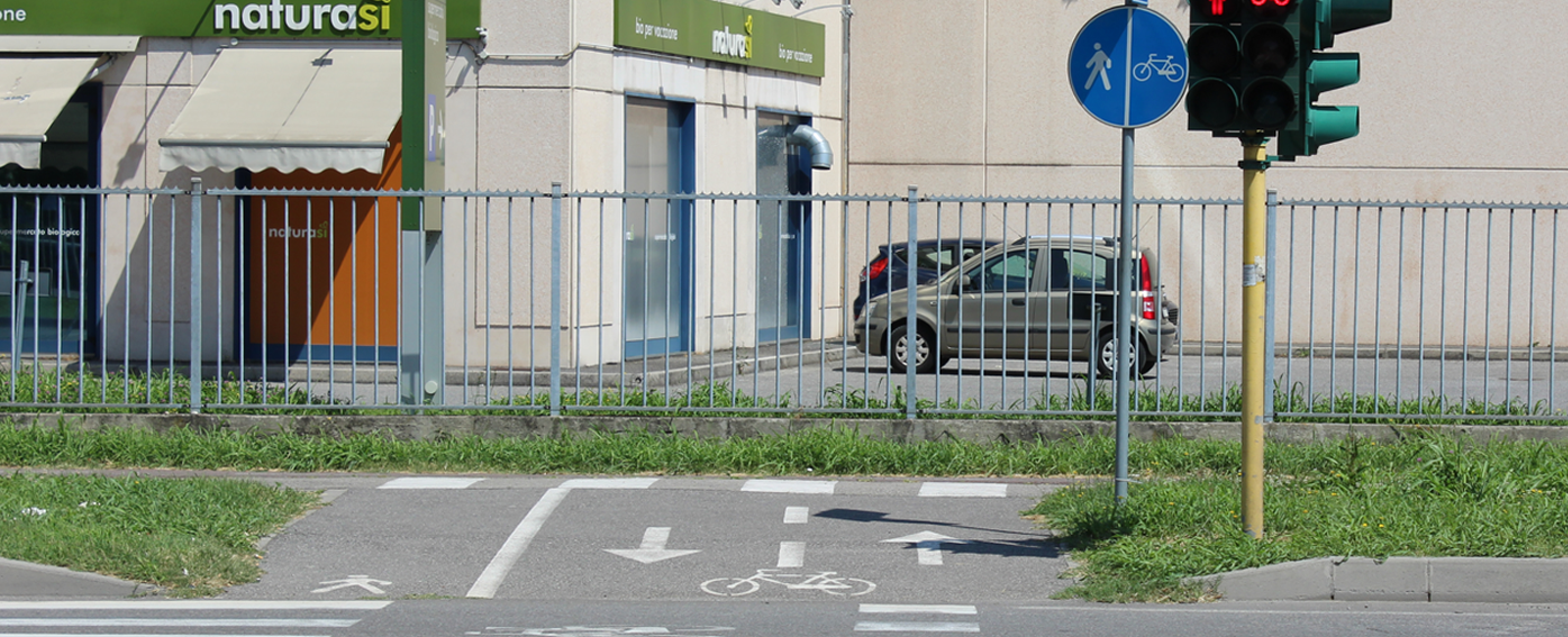 PISTA CICLABILE AFFIANCATA ALLA PISTA PEDONALE